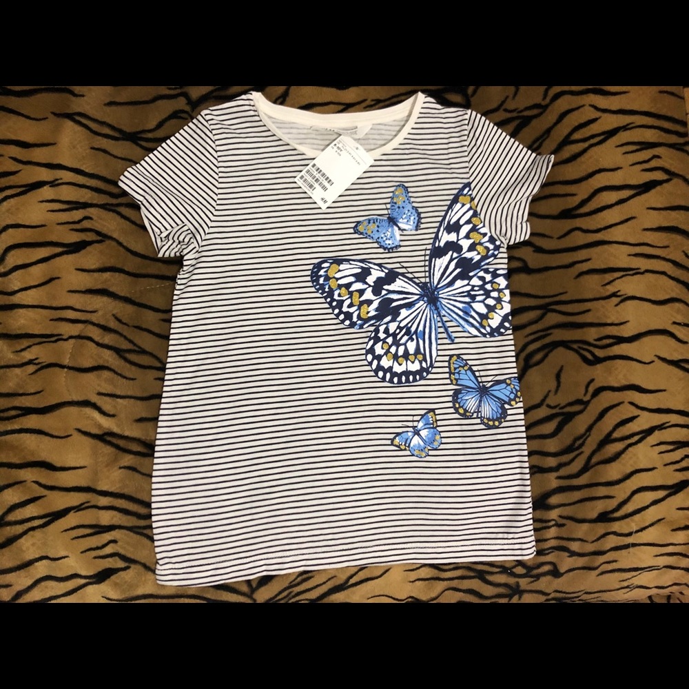 H&M 🦋 shirt size 8-10Y